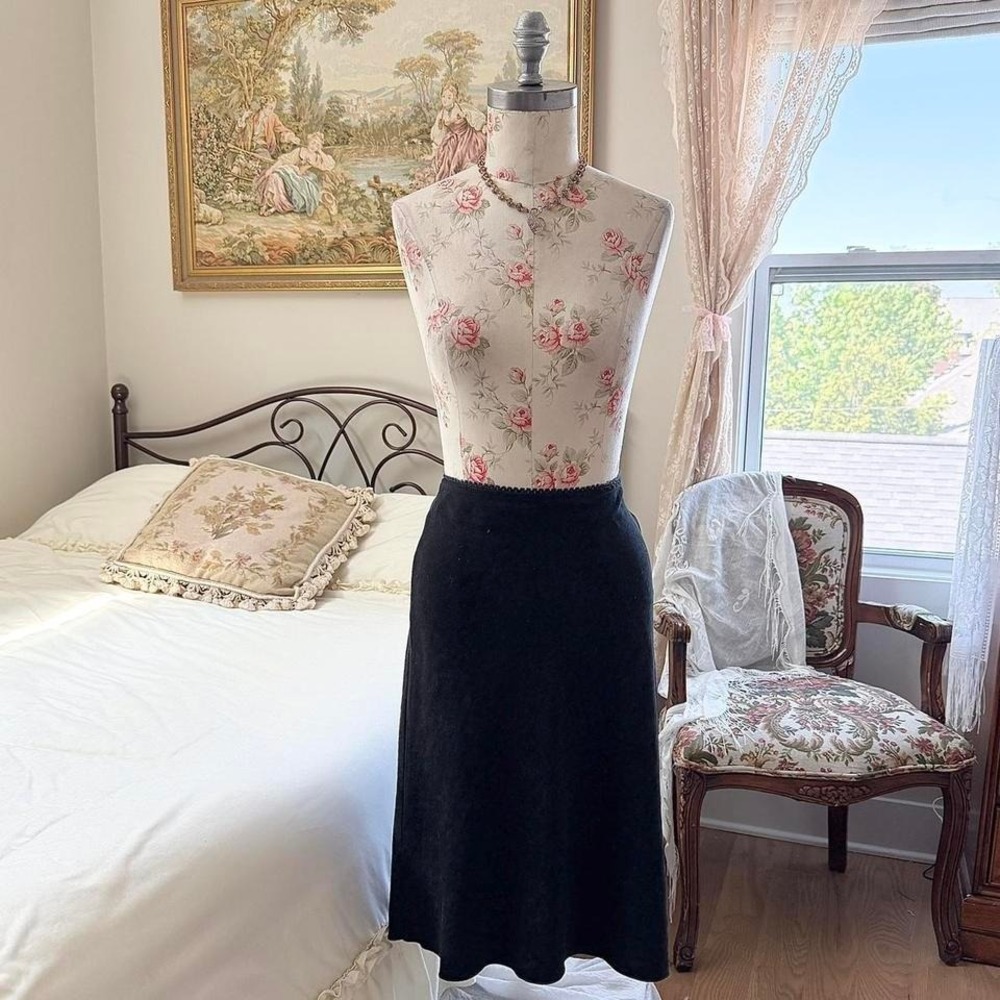 Y2K xoxo black satin midi‎ skirt size medium 30" waist